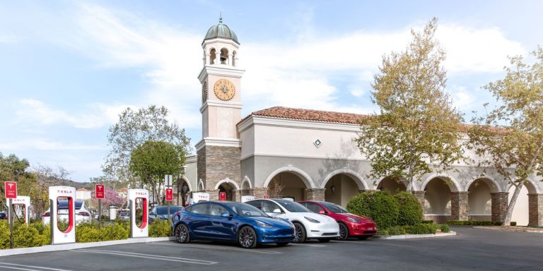 Les chargeurs Tesla EV sont les meilleurs du secteur, déclare JD Power