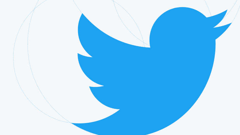 Les utilisateurs de "X" réagissent à la décision d'Elon Musk de tuer le célèbre logo Blue Bird de Twitter
