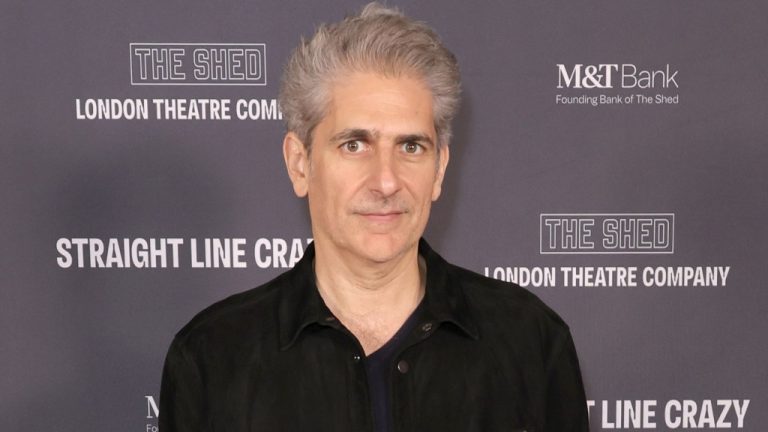 Michael Imperioli dit qu'il a décidé "d'interdire aux fanatiques et aux homophobes" de regarder "The White Lotus" et "The Sopranos"
