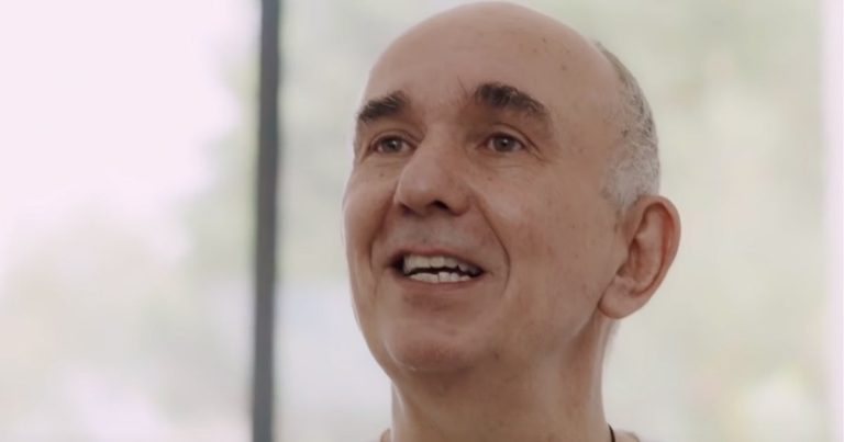 Peter Molyneux taquine un nouveau projet avec une idée "jamais vue dans un jeu" auparavant
