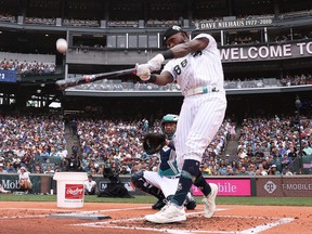 Luis Robert Jr. des chauves-souris des Chicago White Sox lors du T-Mobile Home Run Derby.