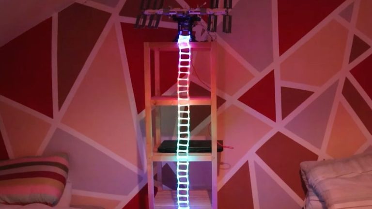 Raspberry Pi Pico Tracks Run to the ISS avec LED Ladder