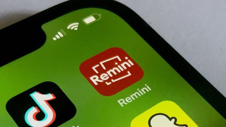 Remini est en tête de l’App Store pour ses « coups de tête IA » viraux, mais ses modifications corporelles vont trop loin, selon certains