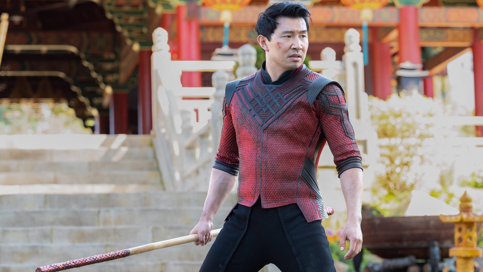 Simu Liu dit que Shang-Chi 2 continue d'être repoussé, et cela ressemble à un gros problème pour Marvel
