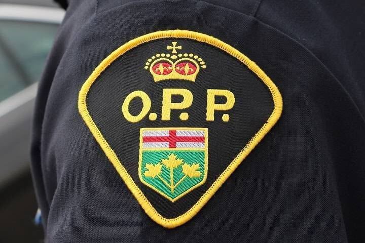 Six accusés après qu’un conducteur de tracteur armé d’un bâton a poursuivi des cyclistes à l’est de London, en Ontario.