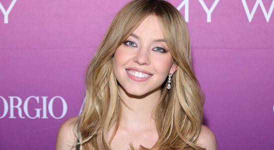 Sydney Sweeney ramène la tendance sans pantalon pour sa dernière couverture de magazine