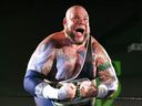 Tyrus, champion poids lourd du monde de la National Wrestling Alliance. 