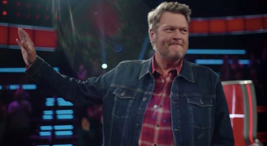 Blake Shelton waves on The Voice