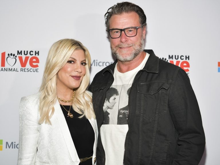 Tori Spelling, ses cinq enfants séjournant dans un motel à 100 $ la nuit au milieu d’une scission martiale