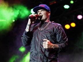 Vanilla Ice se produit pendant le "J'aime les années 90" tournée le dimanche 7 août 2022 au RiverEdge Park à Aurora, Illinois.