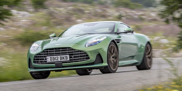 Voir les photos de l’Aston Martin DB12 2024