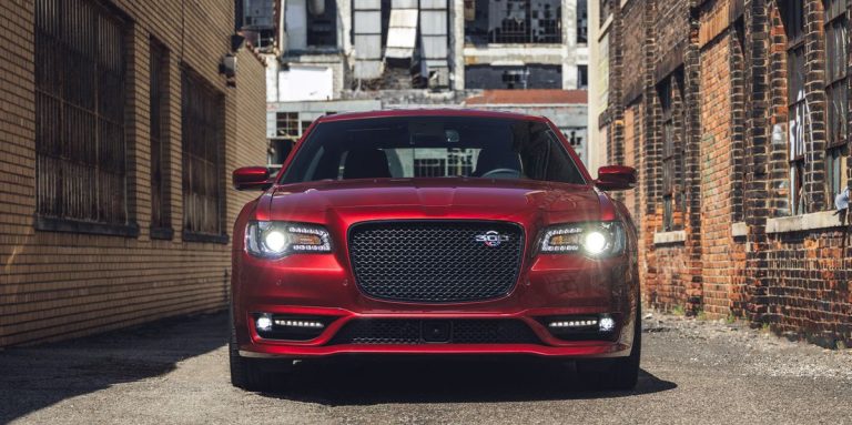 Voir les photos de la Chrysler 300C 2023