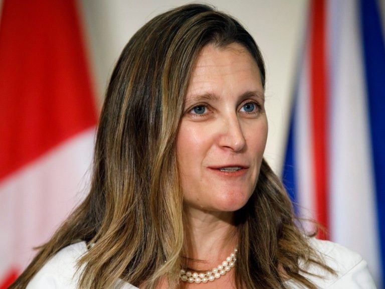 « Un peu d’aide »: Chrystia Freeland vante les mérites du compte d’épargne-logement dans le cadre d’une solution à la crise du logement