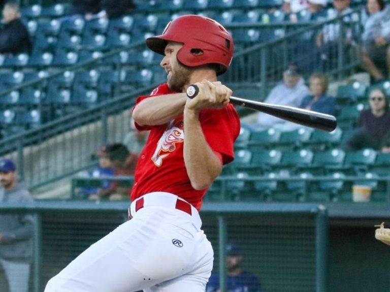 Murphy de Goldeyes continue de frapper contre Saltdogs dans une victoire de 8-4