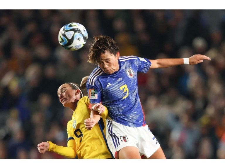 La Suède revendique la place de favorite de la Coupe du monde féminine en arrêtant le Japon 2-1 en quarts de finale