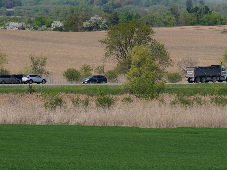 LILLEY: Voici des lettres de villes demandant de retirer des terres de la Ceinture de verdure