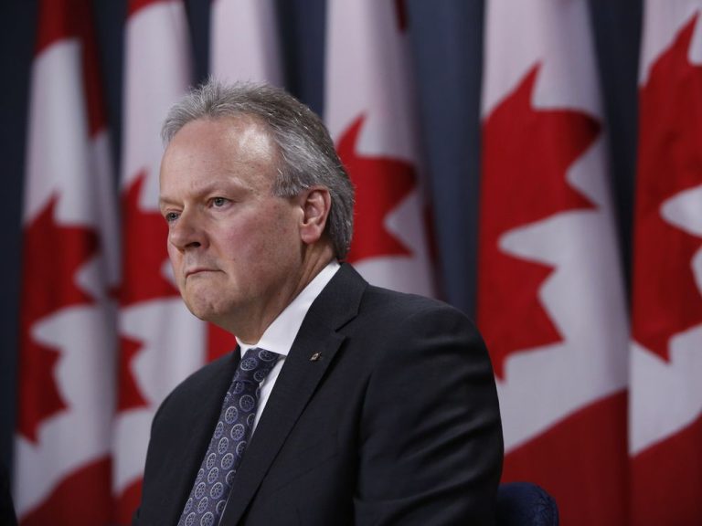 L’ancien gouverneur de la Banque du Canada, Poloz, voit des fissures dans la résilience des consommateurs