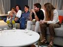 Justin Trudeau regarde les résultats des élections avec sa femme Sophie Grégoire Trudeau et leurs enfants, Xavier, Ella-Grace et Hadrien le 20 septembre 2021.