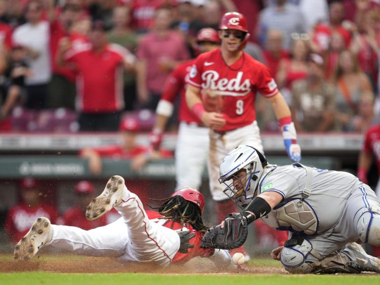 La présence de Bichette, single de RBI, aide les Blue Jays à tenir les Reds en haleine