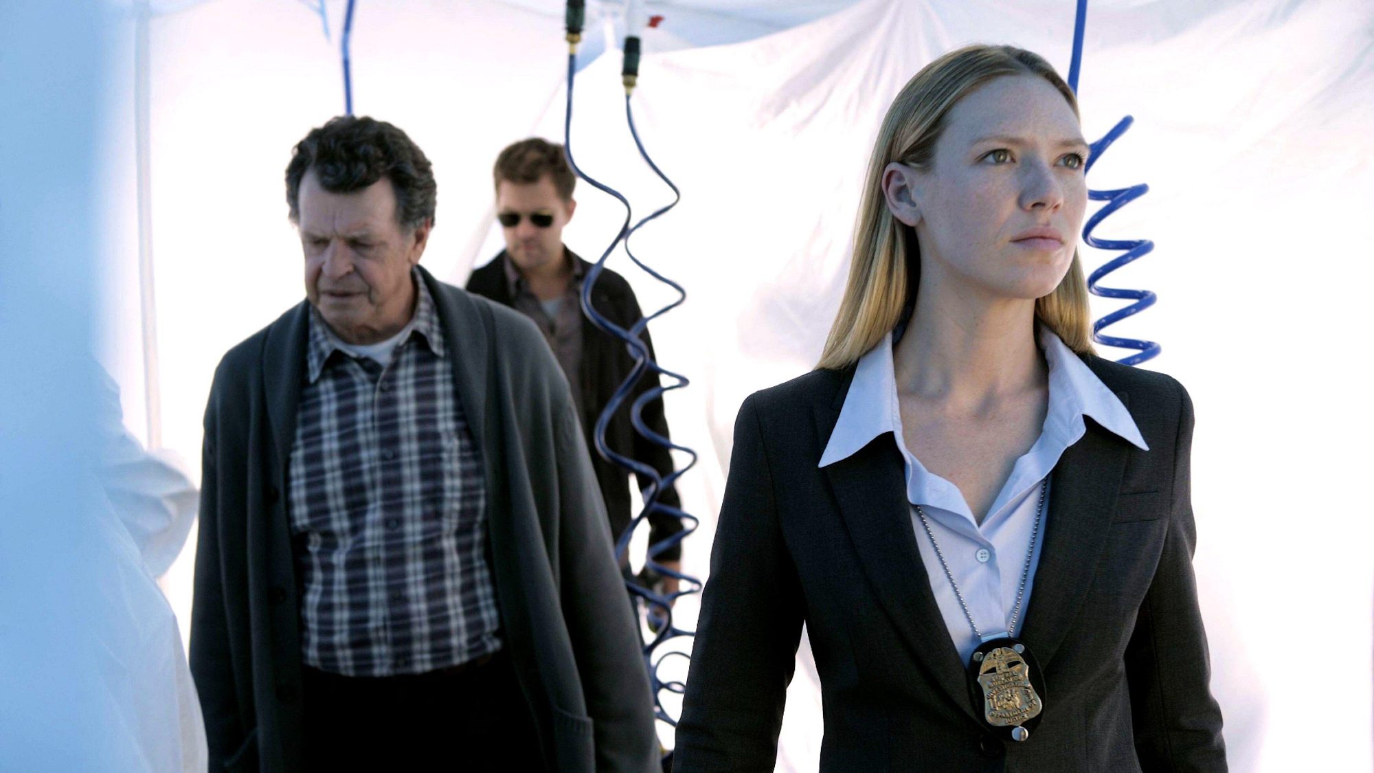 (de gauche à droite) John Noble, Joshua Jackson et Anna Torv dans Fringe