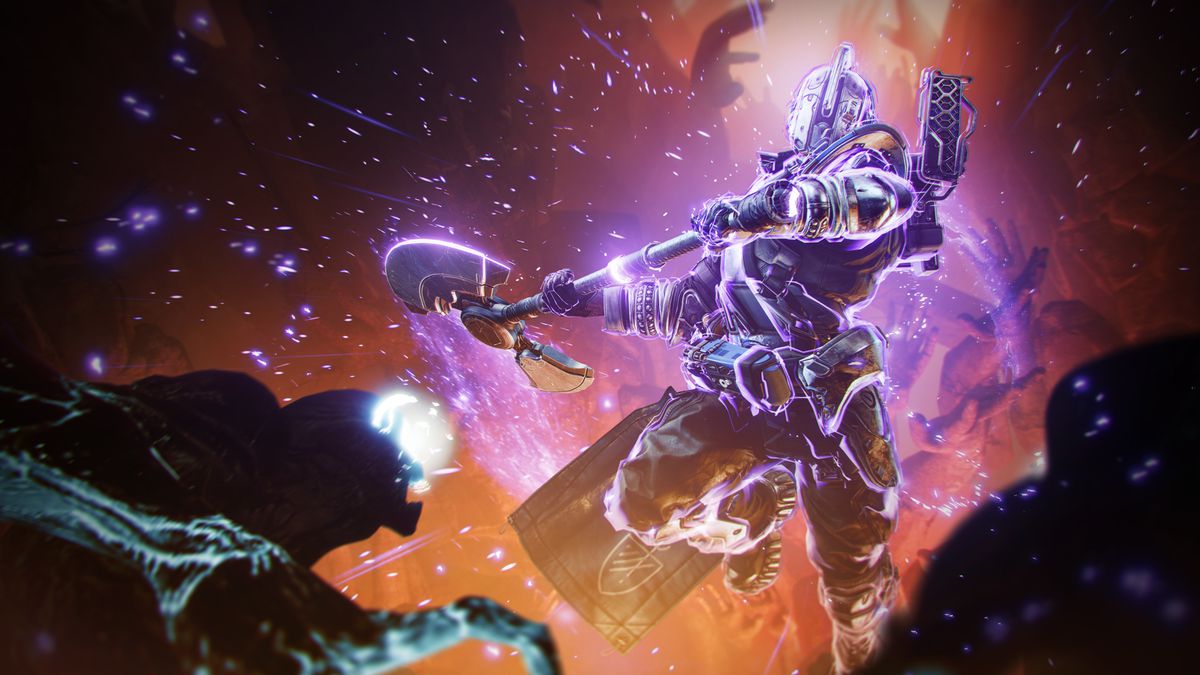 Un Titan brandit une énorme hache du Vide dans Destiny 2 : The Final Shape