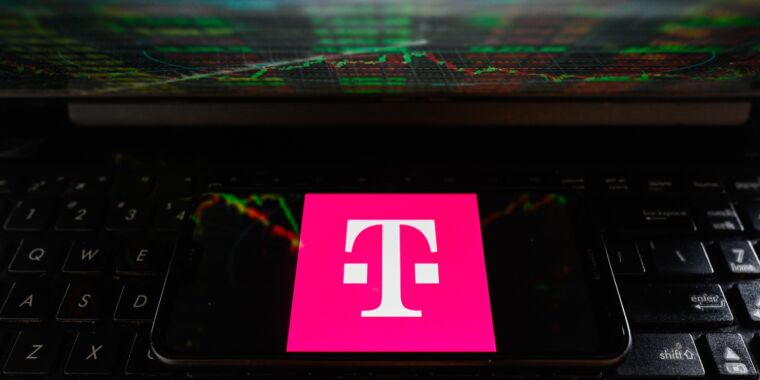 T-Mobile dévoile un forfait téléphonique à 100 $, dépassant les prix les plus élevés d’AT&T et de Verizon