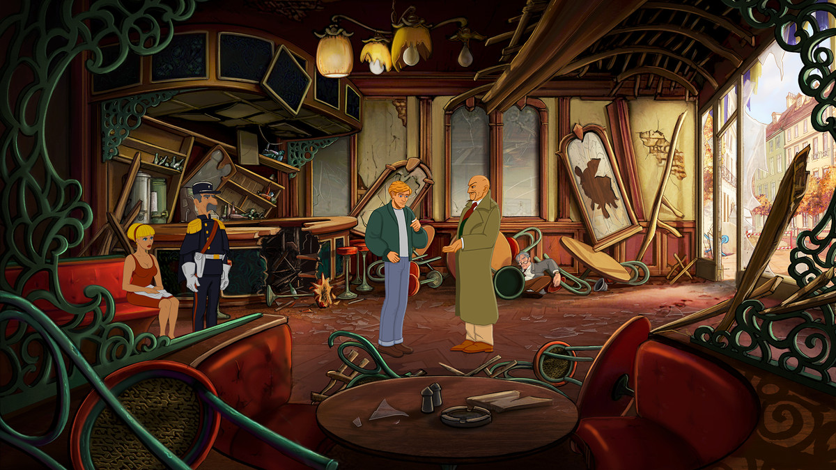 George Stobbart se tient dans un café en ruine avec deux policiers français et une serveuse dans Broken Sword : L'Ombre des Templiers – Reforged