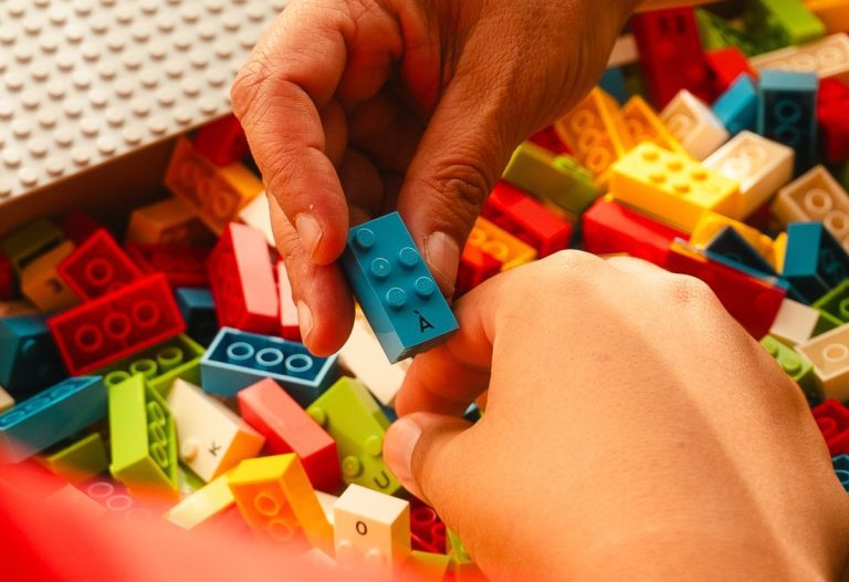 Vous pouvez enfin acheter les briques en braille de Lego