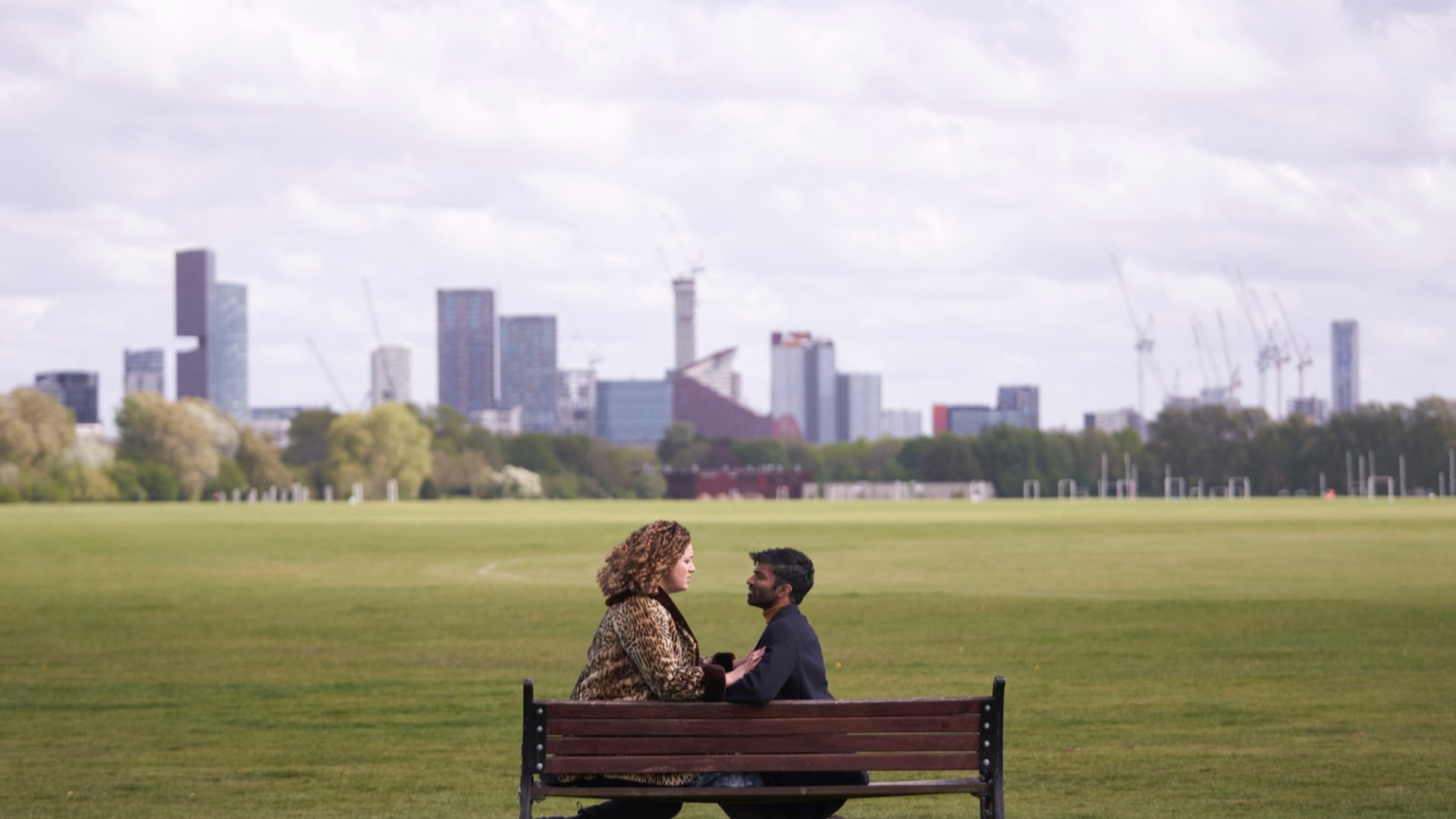 Rose Matafeo et Nikesh Patel dans Starstruck