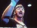 Le lutteur vétéran Terry Funk est présenté dans Beyond The Mat.