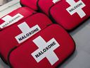 Les kits de naloxone sont utilisés pour inverser une surdose d’opioïdes.