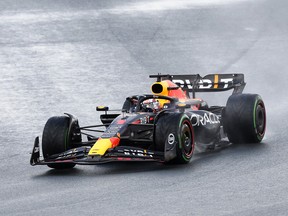 Max Verstappen des Pays-Bas conduit