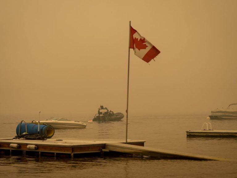 Feux de forêt en Colombie-Britannique : l’Okanagan passe à la phase de récupération après les incendies, alors que le nombre de propriétés brûlées atteint 189