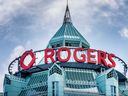 Rogers Communications Inc. a finalisé son achat de Shaw Communications Inc. pour 26 milliards de dollars, mettant fin à deux années d'incertitude alors que les régulateurs examinaient l'accord.