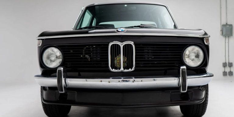 1974 BMW 2002tii Restomod sur Bring a Trailer semble prêt à conduire