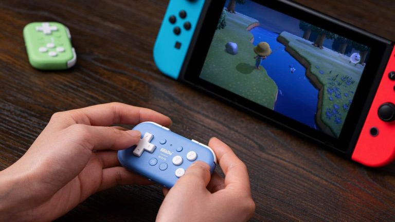 8BitDo dévoile un nouveau contrôleur de commutateur "Micro", disponible en bleu et vert
