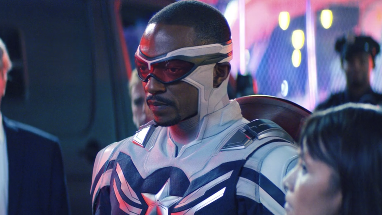 Anthony Mackie incarne Captain America dans Le Faucon et le Soldat de l'Hiver