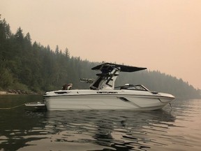 Le bateau a été volé plus tôt cette semaine dans l'allée d'une maison de Bowness, dans le nord-ouest de Calgary.