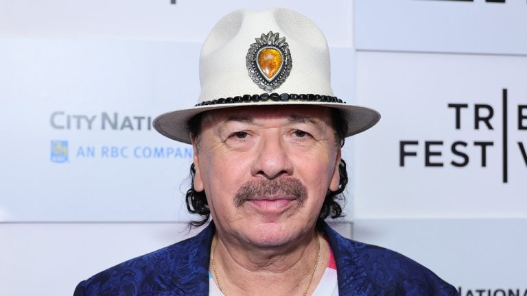 Carlos Santana s'excuse pour ses « commentaires insensibles » sur la communauté transgenre
