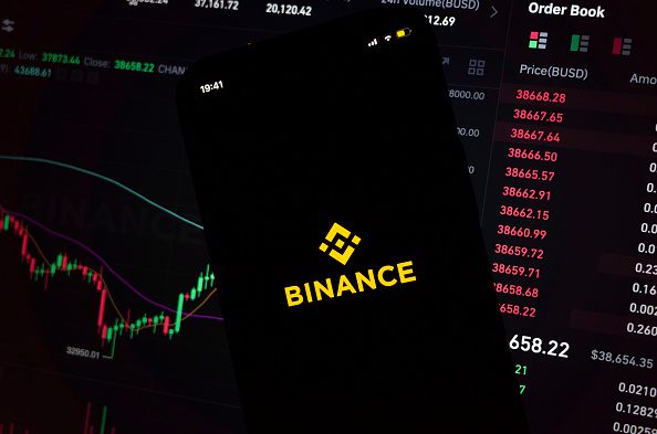 Checkout.com coupe les liens avec Binance, qui envisage une action en justice en réponse