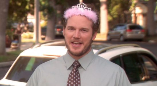 A screenshot of Chris Pratt on Parks and Rec wearing a tiara.