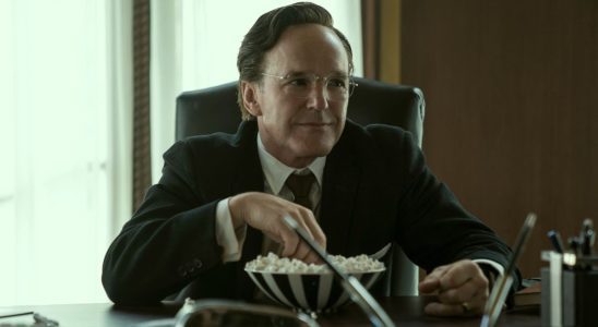 Clark Gregg joue le fantôme de Matthew Broderick dans Painkiller de Netflix, et les producteurs ont expliqué pourquoi