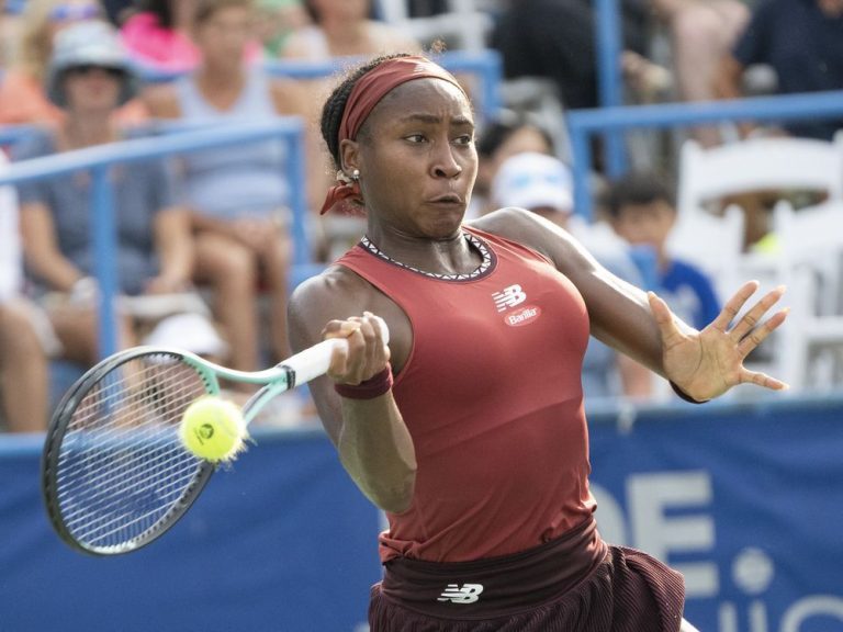 Coco Gauff surprend le numéro 1 Iga Swiatek pour atteindre les finales de l’Open de l’Ouest et du Sud