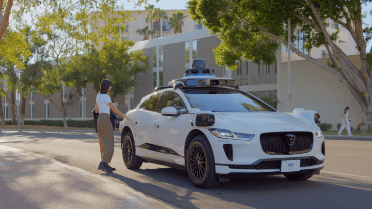 Cruise et Waymo gagnent des extensions de robotaxi à San Francisco