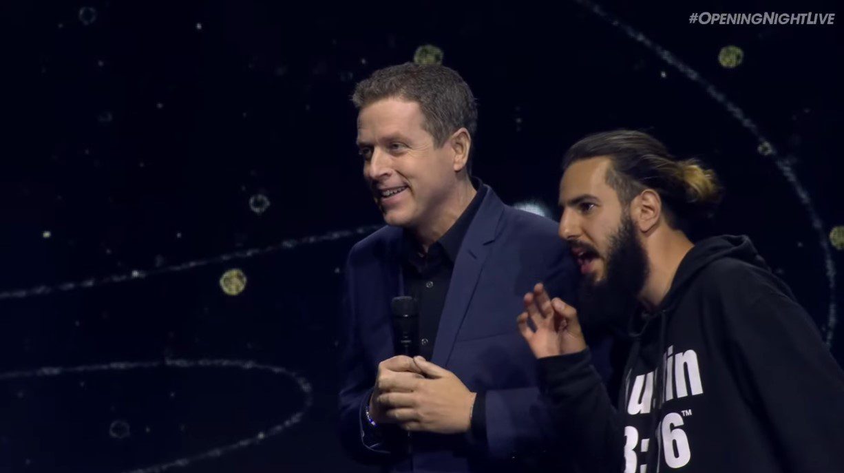 Geoff Keighley Interrupted at Gamescom 2023 by Another Person Screaming About Bill Clinton