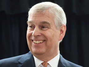 Le prince Andrew, duc d'York, visite le Royal National Orthopaedic Hospital pour inaugurer le nouveau Stanmore Building, à Londres, le 21 mars 2019.