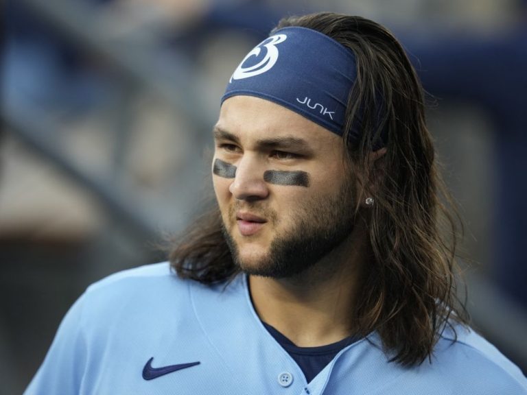 La star des Blue Jays, Bo Bichette, figure sur la liste des blessés pour la deuxième fois ce mois-ci