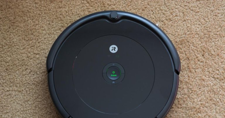 L’aspirateur robot Roomba 694 d’iRobot retombe à 179 $