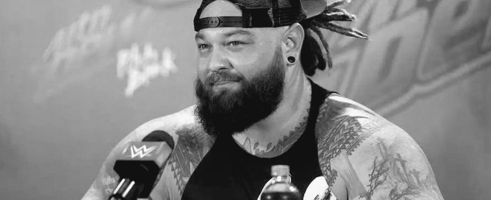 Le lutteur de la WWE Bray Wyatt décède subitement à 36 ans, laissant les fans de lutte choqués et en deuil