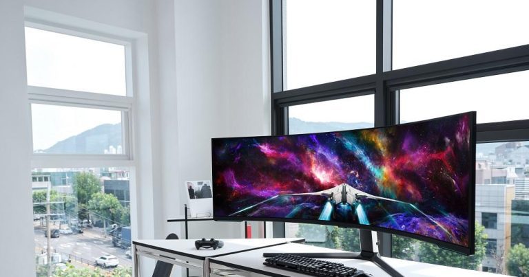 Le moniteur de jeu ultra-large double 4K de 57 pouces de Samsung arrive en octobre pour 2 500 $